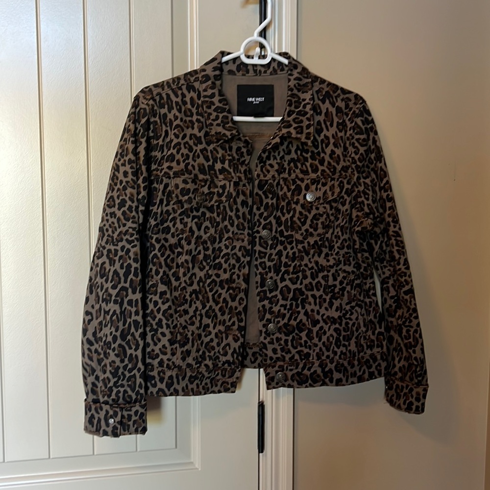 Nine West leopard print jacket size large